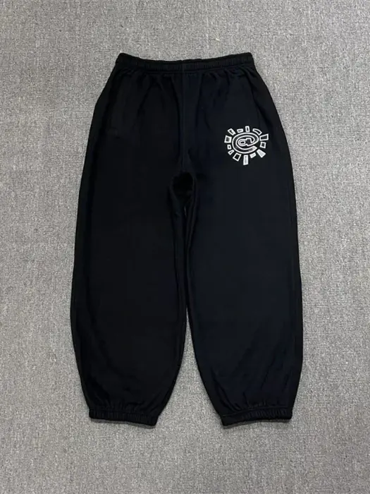 Image de Pantalons de Survêtement Femme Vintage Gris Noir - Hiver 2024