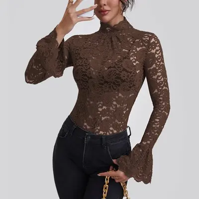 Image de Blouse Dentelle Col Roulé Élégante Femme