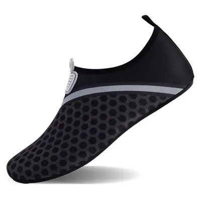 Image de Chaussures d'eau pour hommes et femmes - Idéales pour plage, yoga, natation et surf