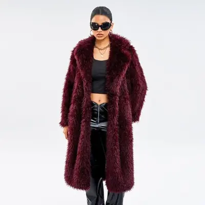 Image de Manteau Long en Fausse Fourrure Gris - Élégant & Chaud