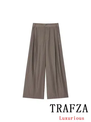 Image de Costume Femme Chic Marron à Rayures - Blazer Col V & Pantalon Large
