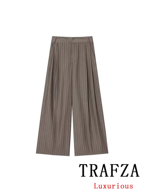 Image de Costume Femme Chic Marron à Rayures - Blazer Col V & Pantalon Large