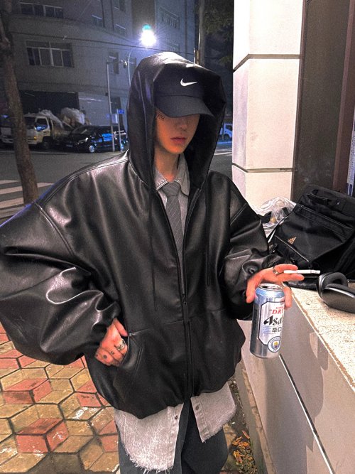 Zdjęcie Kurtka Męska Oversize Czarna z Kapturem – Styl Koreański