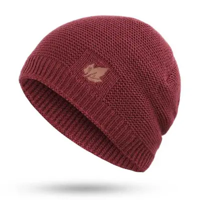 Image de Chapeau Tricoté Hiver 2023 - Chaude & Élégante