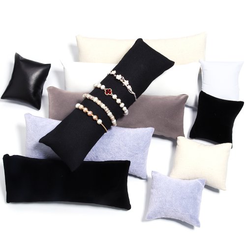 Afbeelding van Fluwelen Armband- en Horlogekussen met Lederen Detail – Elegante Sieradenpresentatie voor Juweliers en Modebewuste Klanten