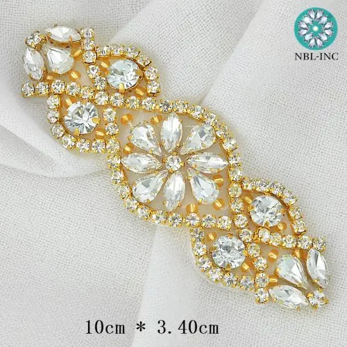 Image de Ceinture de Mariée avec Cristaux Argentés - Élégance Brillante