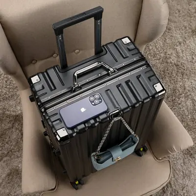 Image de Valise Rigide à Roulettes Grande Capacité - Voyage Élégant & Silencieux