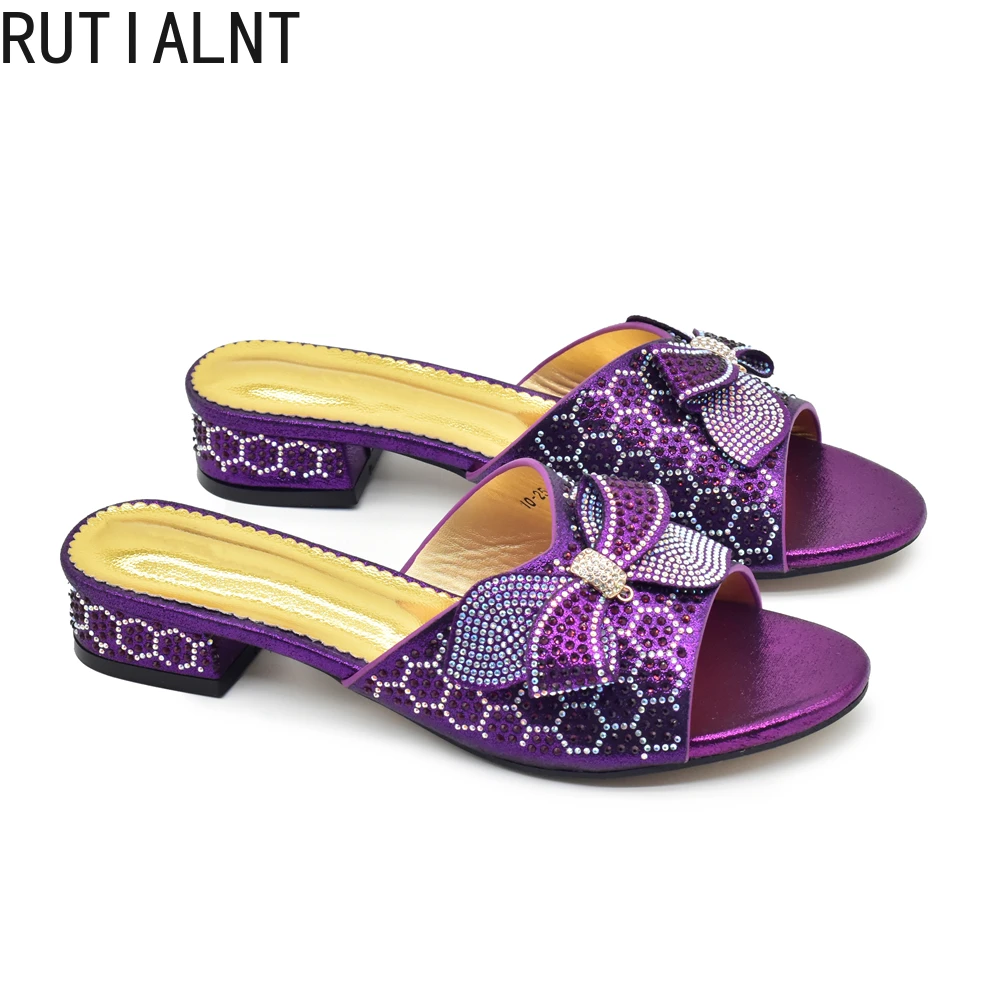 Imagen de Elegantes Zapatos de Tacón Bajo con Purpurina para Mujer, Punta Redonda, Diseño Clásico con Pajarita y Detalles de Diamantes de Imitación, Talla Grande