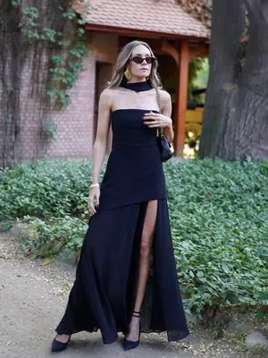 Image de Robe Longue Vintage Sans Bretelles - Élégance & Style