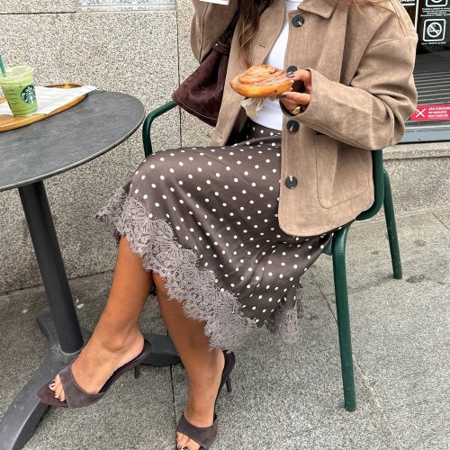 Bild von Eleganter Retro-Midi-Rock mit Punktemuster & Spitze
