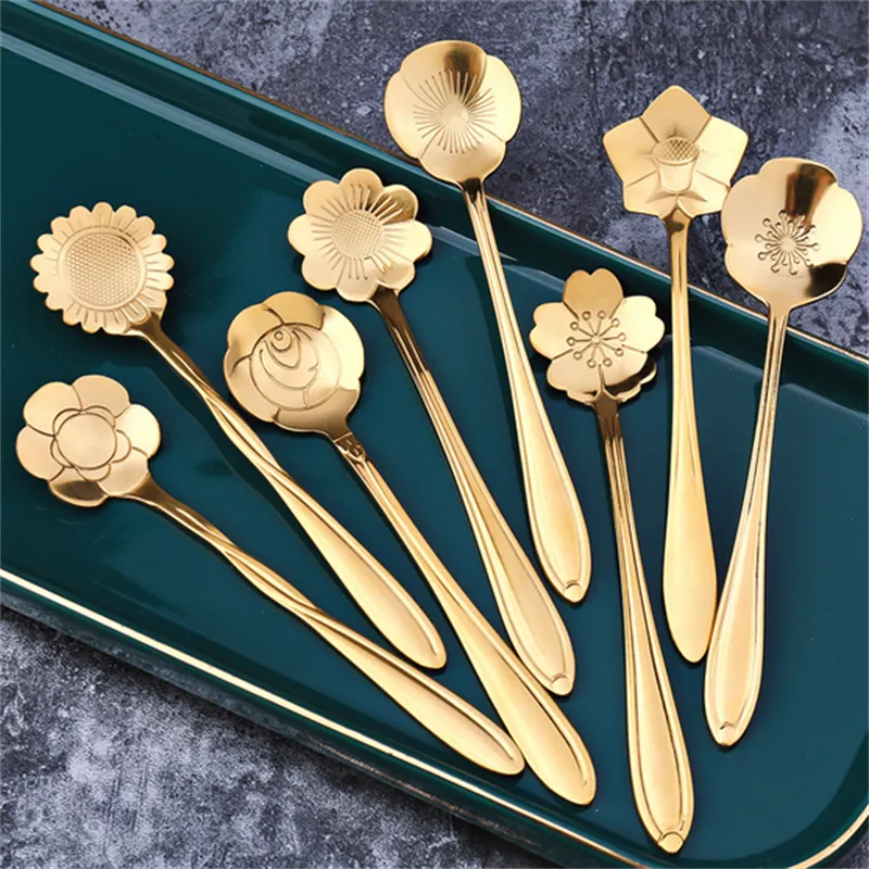 Imagen de Juego de 8 cucharas de café doradas con diseño floral de rosa y cereza en acero inoxidable – Elegantes accesorios de cocina para té, postres y regalos especiales