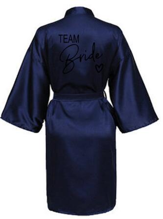 Immagine di Abito da sposa per la squadra della festa nuziale con lettere nere Kimono Pigiama in raso Accappatoio da damigella d'onore SP003