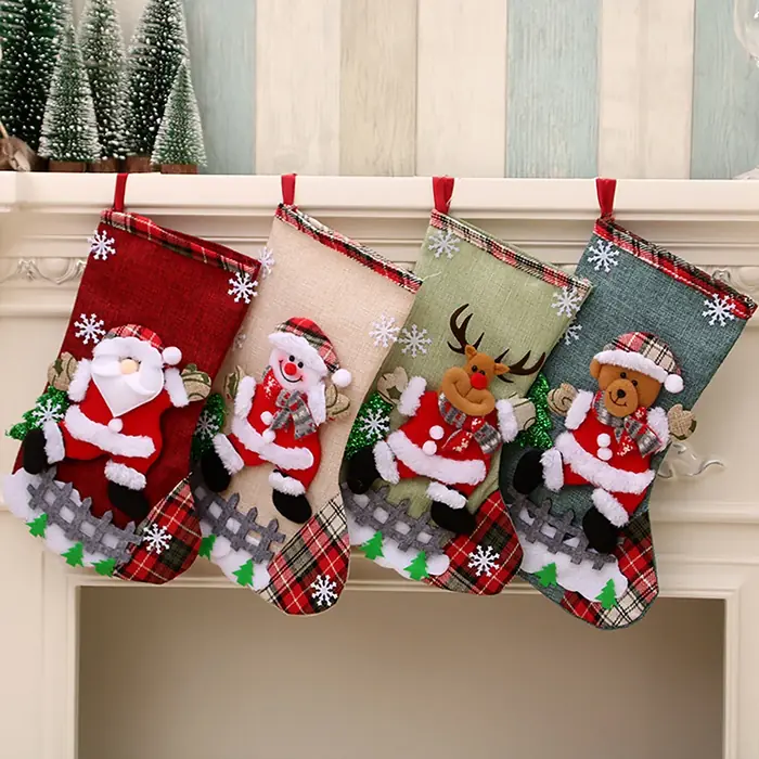 Image de Ensemble de Bas de Noël 4 Pièces - Décoration festive en Peluche