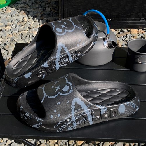 Afbeelding van Slippers Voor Mannen, Geschikt Voor Buitenkleding In De Zomer. Trendy Badkamer, Antislip En Coole Slippers Voor Mannen