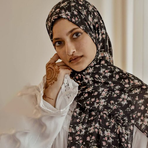 Image of Elegant Natural Flower-Printed Bubble Chiffon Hijab for Women – Lightweight Muslim Scarf, Headwrap, Turban & Long Shawl