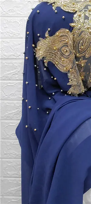 Image de Hijab Élégant en Mousseline de Soie avec Perle