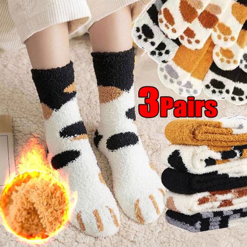 Bild von Flauschige Winter-Socken mit Katzenpfoten-Motiv