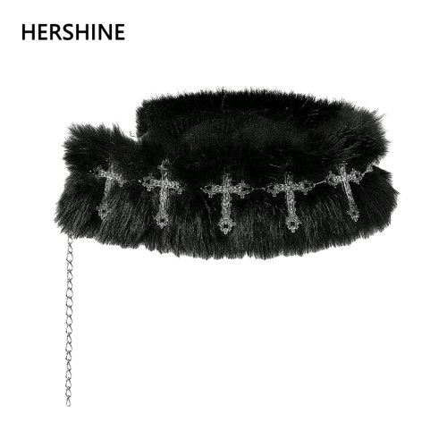Immagine di Catena in Vita con Croce in Metallo Nero - Accessorio Fashion da Donna per Stili Hip Hop, Gotico, Punk, Street Rock e Y2K Primavera Estate