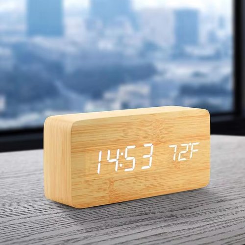 Afbeelding van Houten Digitale Wekker met LED Display, Tafelklok met Temperatuurweergave voor Slaapkamer en Bureau – Stijlvolle Interieurdecoratie