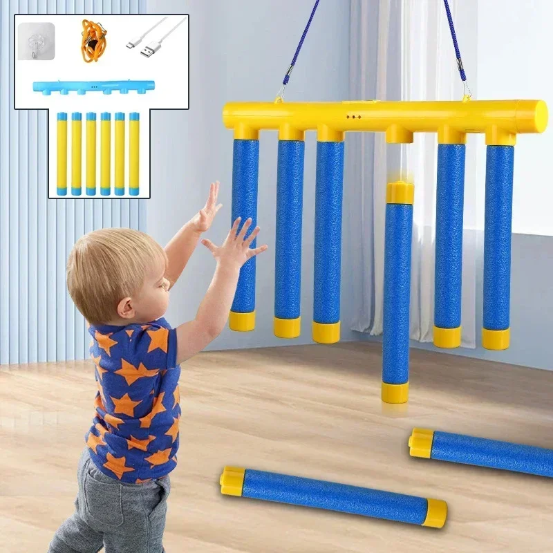 Immagine di Gioco dei Bastoncini Cadenti: Divertente Attività Educativa per Allenare la Reazione e la Coordinazione Motoria