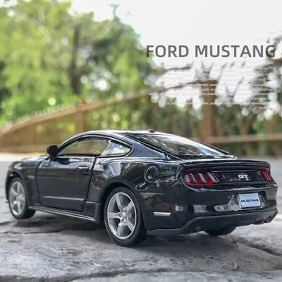 Image de Batmobile Ford Mustang Miniature - Voiture Jouet avec Portes Ouvertes