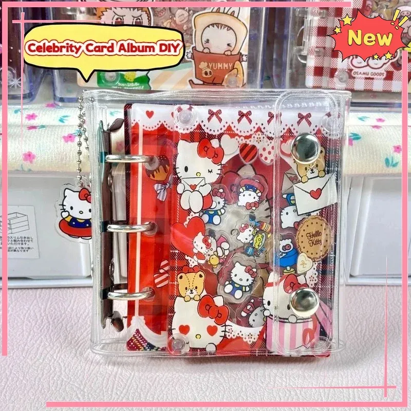 Immagine di Raccoglitore Premium per Carte da Gioco con Copertina Hello Kitty A8 – Album per Collezione di Carte TCG, Yu-Gi-Oh!, Magic: The Gathering, Carte Sportive e Cartoline