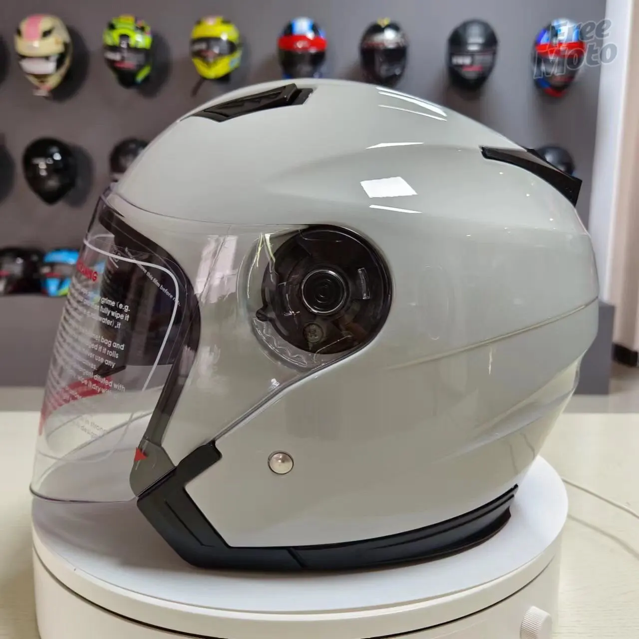 Afbeelding van Stijlvolle Halfhelm voor Motorrijders - Dubbele Lens & Veiligheid