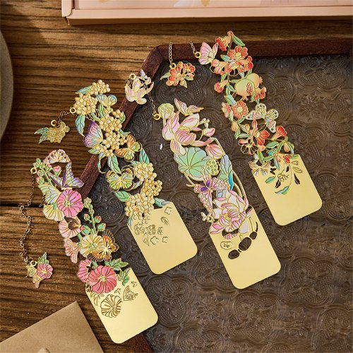 Immagine di Segnalibro in Metallo con Fiori Vuoti – Design Elegante per Libri e Regali