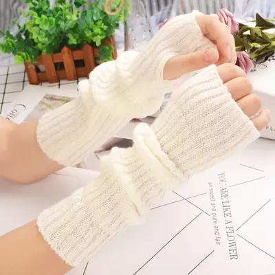 Image de Gants sans doigts tricotés gothique kawaii blanc noir Harajuku