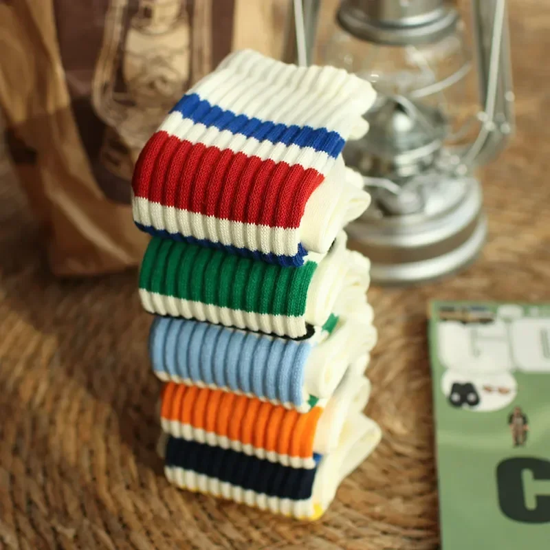 Immagine di Calzini a tubo medio da basket a righe da uomo Calzini sportivi maschili con fondo in asciugamano spesso giapponese per coppia femminile unisex vintage