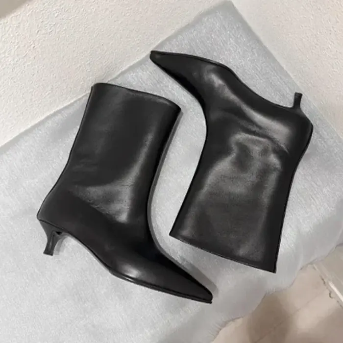 Image de Bottes Hautes en Cuir Pointues - Tendance 2024