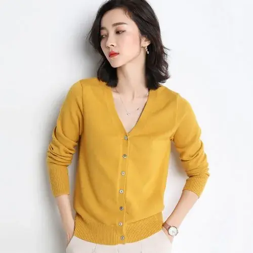 Image de Cardigan Femme Col V Tricoté Finalement Élégant