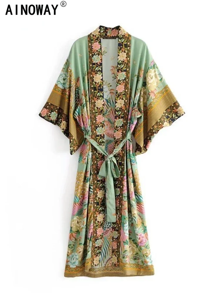 Bild von Boho Kimono mit Pfauen-Blumendruck – Strandmode für Frauen