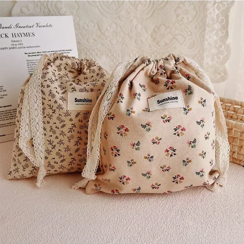 Image de Sac à Couches Fleur - Pratique & Élégant