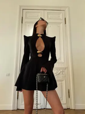 Image de Robe Moulante Col Rond à Manches Longues - Style Chic & Sexy
