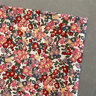 Image de Tissu coton popeline floral 40s pour enfants et bébés