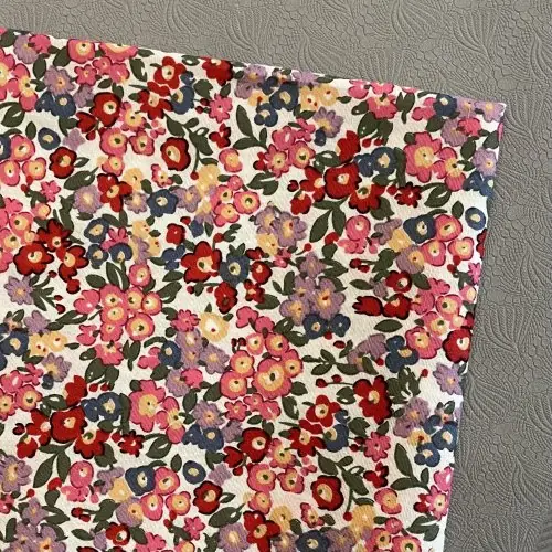 Image de Tissu coton popeline floral 40s pour enfants et bébés