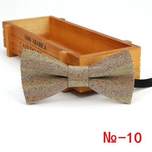 Bild von Vintage Holz-Fliege für Herren – Retro Stil mit Streifen & Punkten