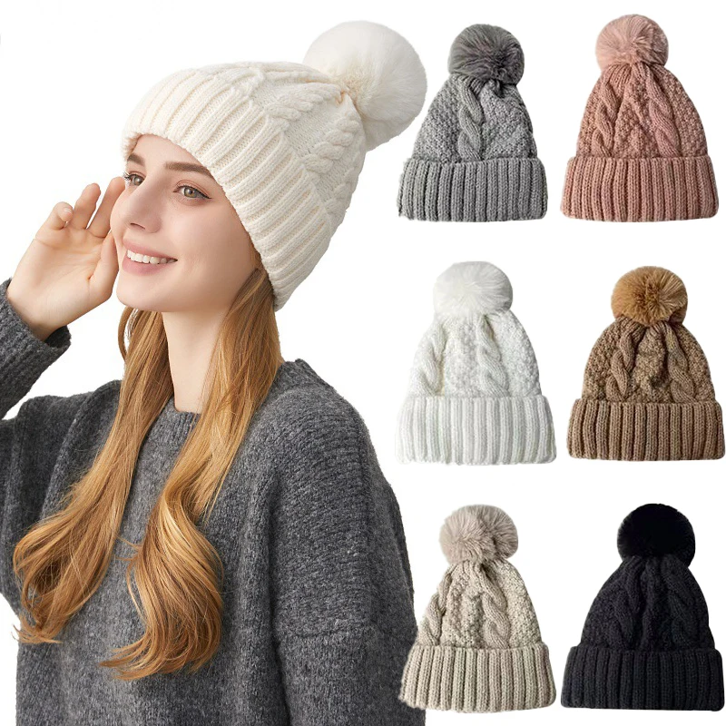 Bild von Warme Wintermütze mit Pelzbommel – Stilvoll & Kuschelig