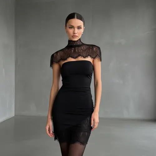 Image de Robe Dentelle Noire Sans Bretelles - Mini Robe Sexy Cintrée