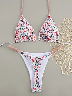 Image de Bikini à Pois Sexy 2025 - Push-Up Flirty & Instagram Ready