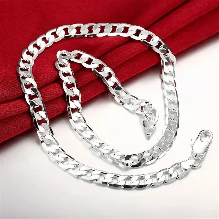 Image de Collier Or 18K - Élégance Classique pour Hommes & Femmes