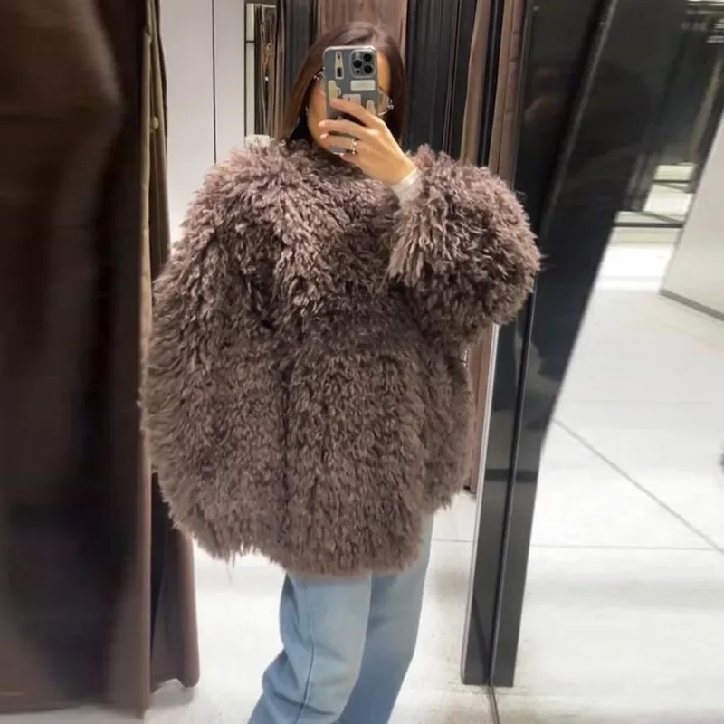 Immagine di Cappotto Donna Pelliccia Sintetica Marrone Riccia - Stile Elegante Inverno 2025