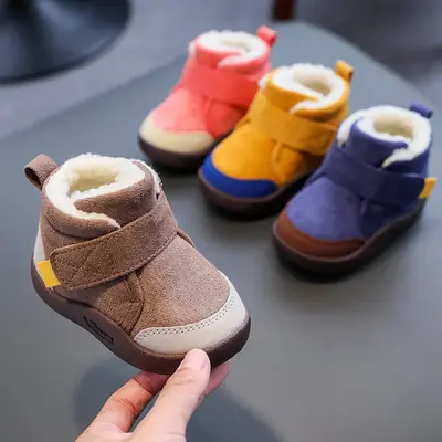 Image de Bottes d'hiver pour bébés - Chaussures chaudes et douces