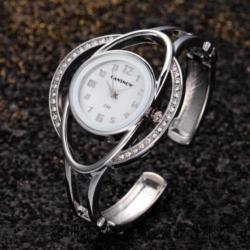 Image de Montre Femme Luxe Acier Inoxydable - Élégante & Précise