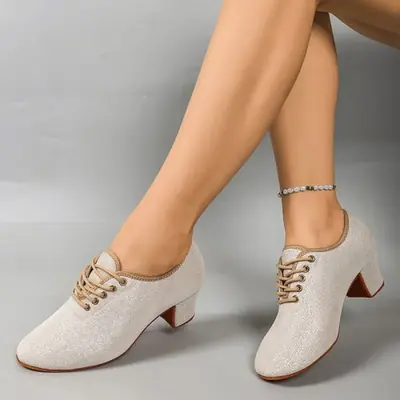 Image de Chaussures de Danse Élégantes pour Femmes - Latines, Jazz, Tango