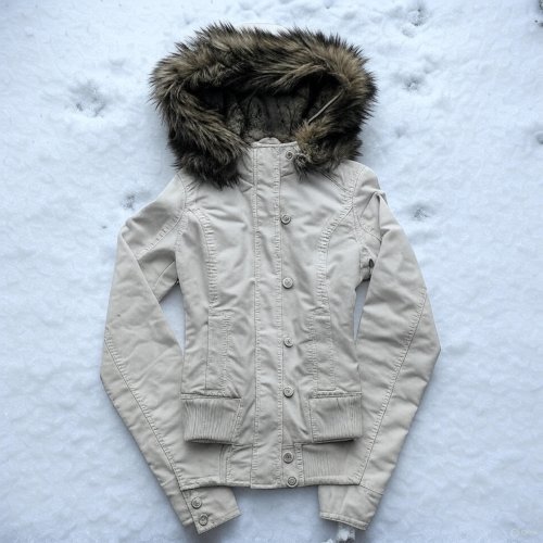 Imagen de Chaqueta Gótica Y2K con Capucha y Forro de Piel Vintage para Mujer, Abrigo con Cremallera y Botones Blancos, Adorno de Piel Sintética, Abrigos Cálidos Informales a la Moda