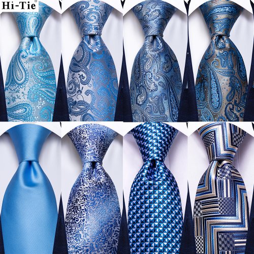 Immagine di Cravatta da Sposo in Sete con Righe Azzurre - Stile Elegante