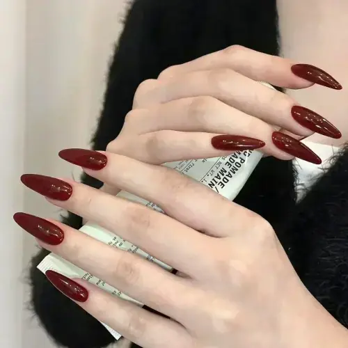Image de Ongles Faux Stiletto Noir-Rouge Dégradé avec Strass