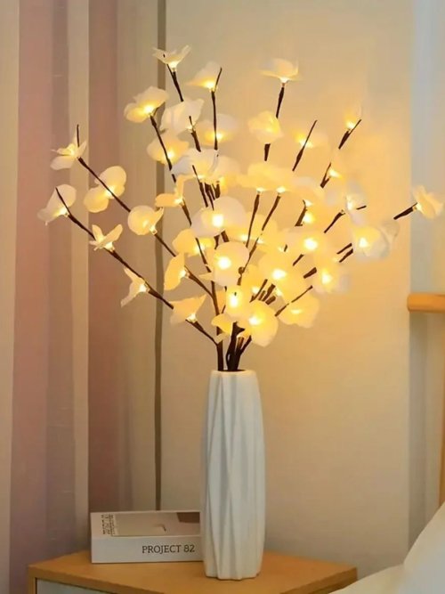 Immagine di Luce decorativa a forma di fiore di orchidea bianca, rami artificiali con luci LED realistici per arredamento interno e fai da te